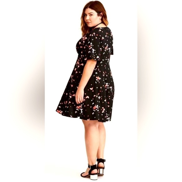 Torrid Black Stretch 🦋 Butterfly V Neck Dress - Picture 3 of 6